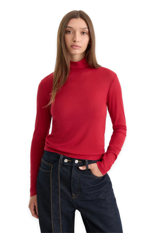 Good American THE SHEER RIB TURTLENECK · CARMINE