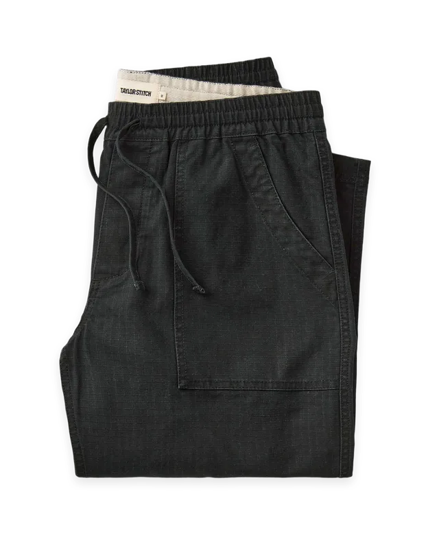 Taylor Stitch The Breakwater Pant in Coal Ripstop