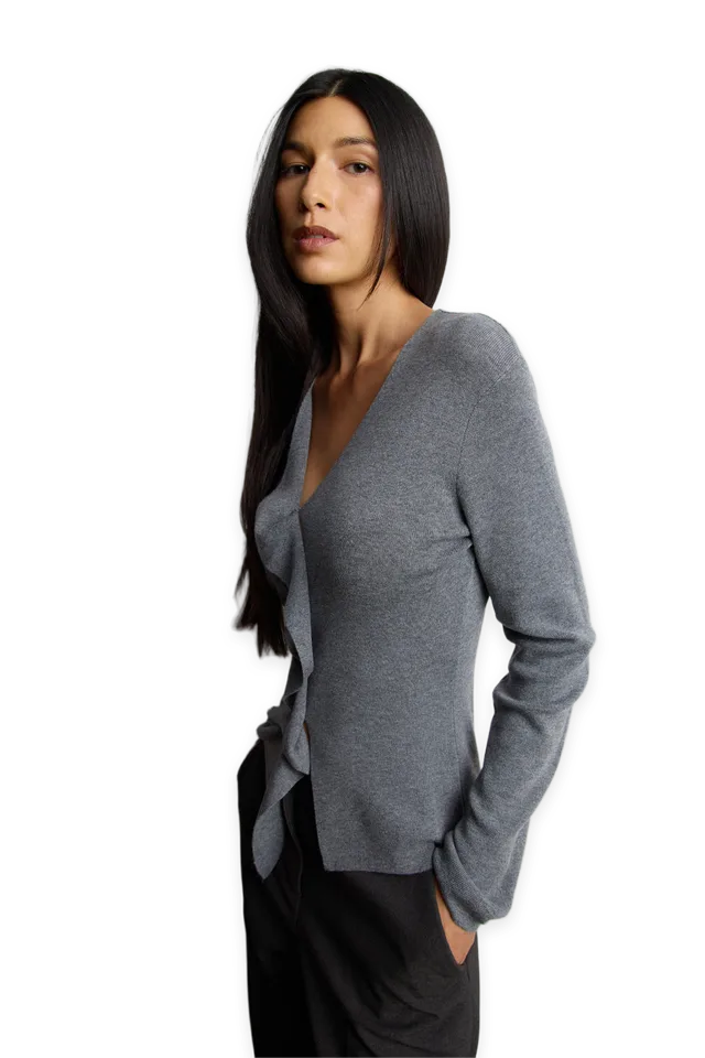 Oak + Fort RUFFLE V-NECK SWEATER