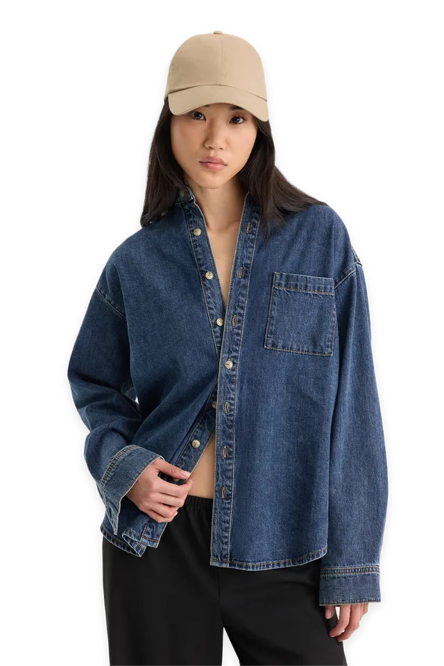 Good American THE DENIM EASY SHIRT · ALCOVE