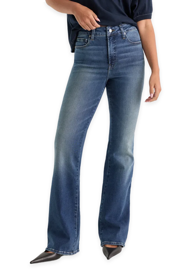Good American SOFT TECH GOOD PETITE BOOTCUT JEANS · NEWCREST