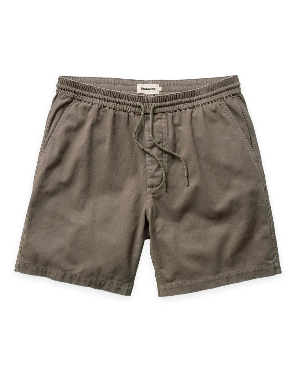Taylor Stitch The Apres Short in Organic Espresso Foundation Twill