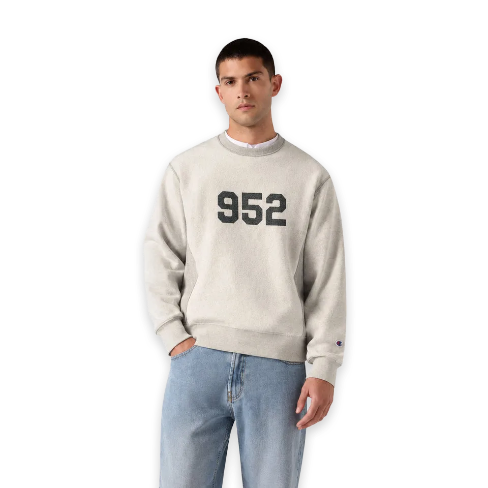 Champion Men's Knitted Reversible Vintage Wash Crewneck Sweatshirt