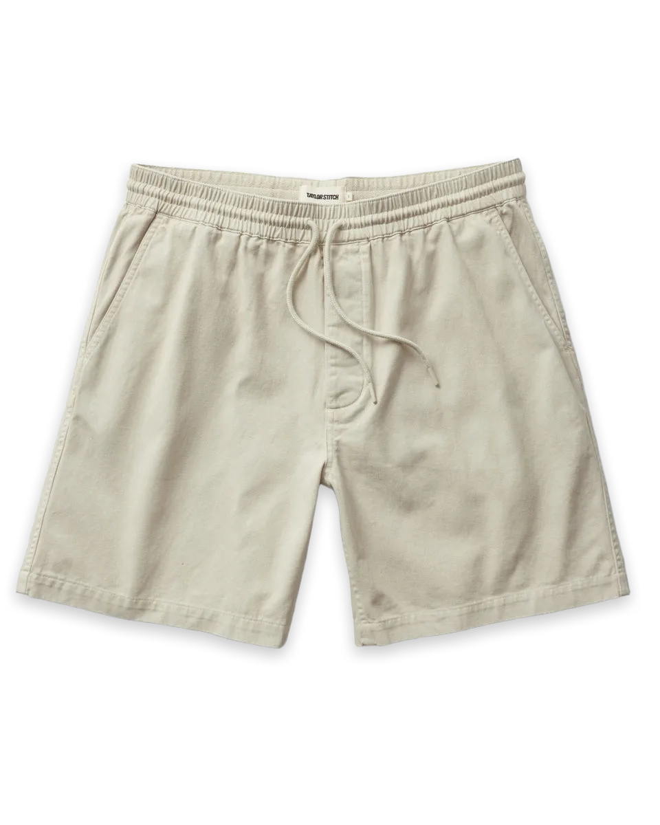 Taylor Stitch The Apres Short in Organic Aged Stone Foundation Twill